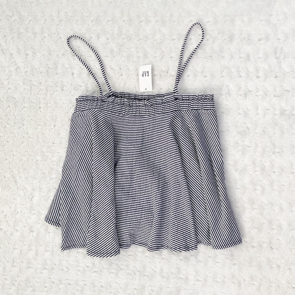 4/$25 🖤NWT- GAP blue and white textured flowy top